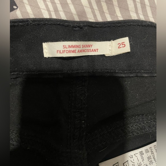 Levis Jeans - Picture 5 of 6